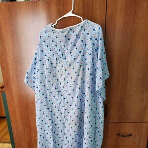 hospital patient gown with 2 ties in the back